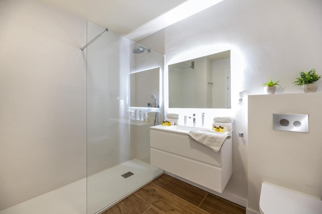 Vacation Marbella I Top 1 Puerto Banus Sea Front Rental, Renovated Exteriör bild